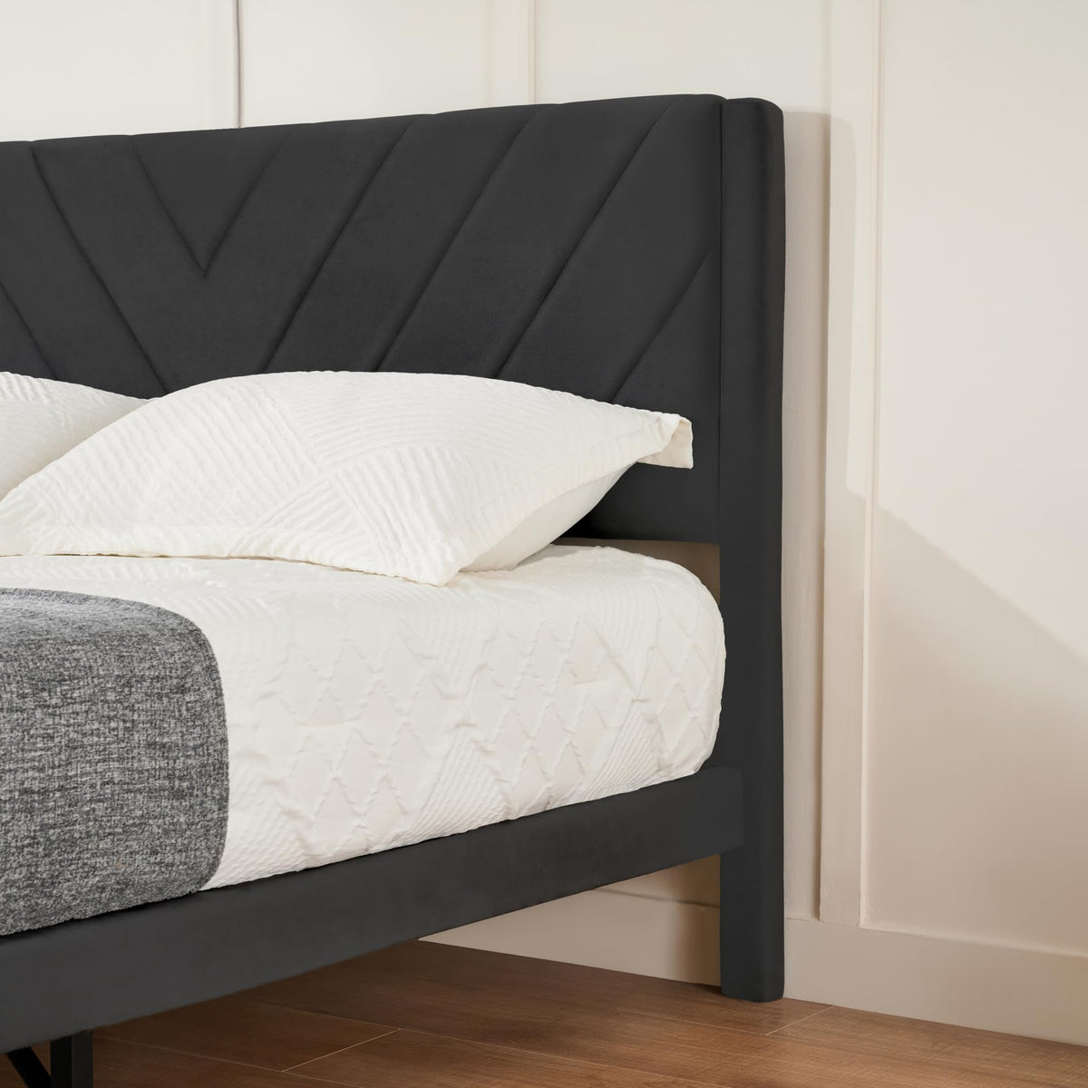 Queen Size Velvet Platform Bed Frame with Headboard V668